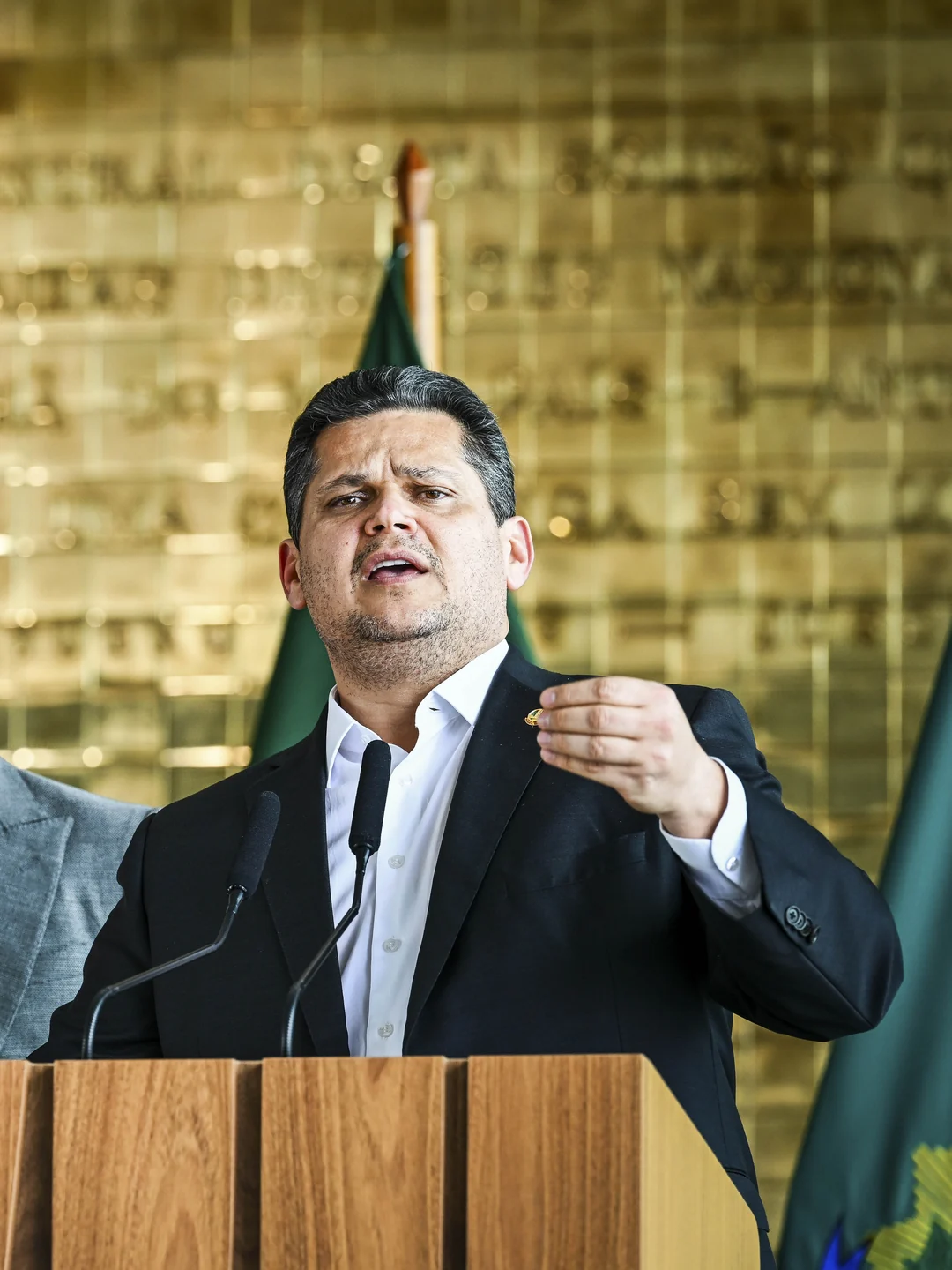 Fala meu amor: Alcolumbre e Vorcaro