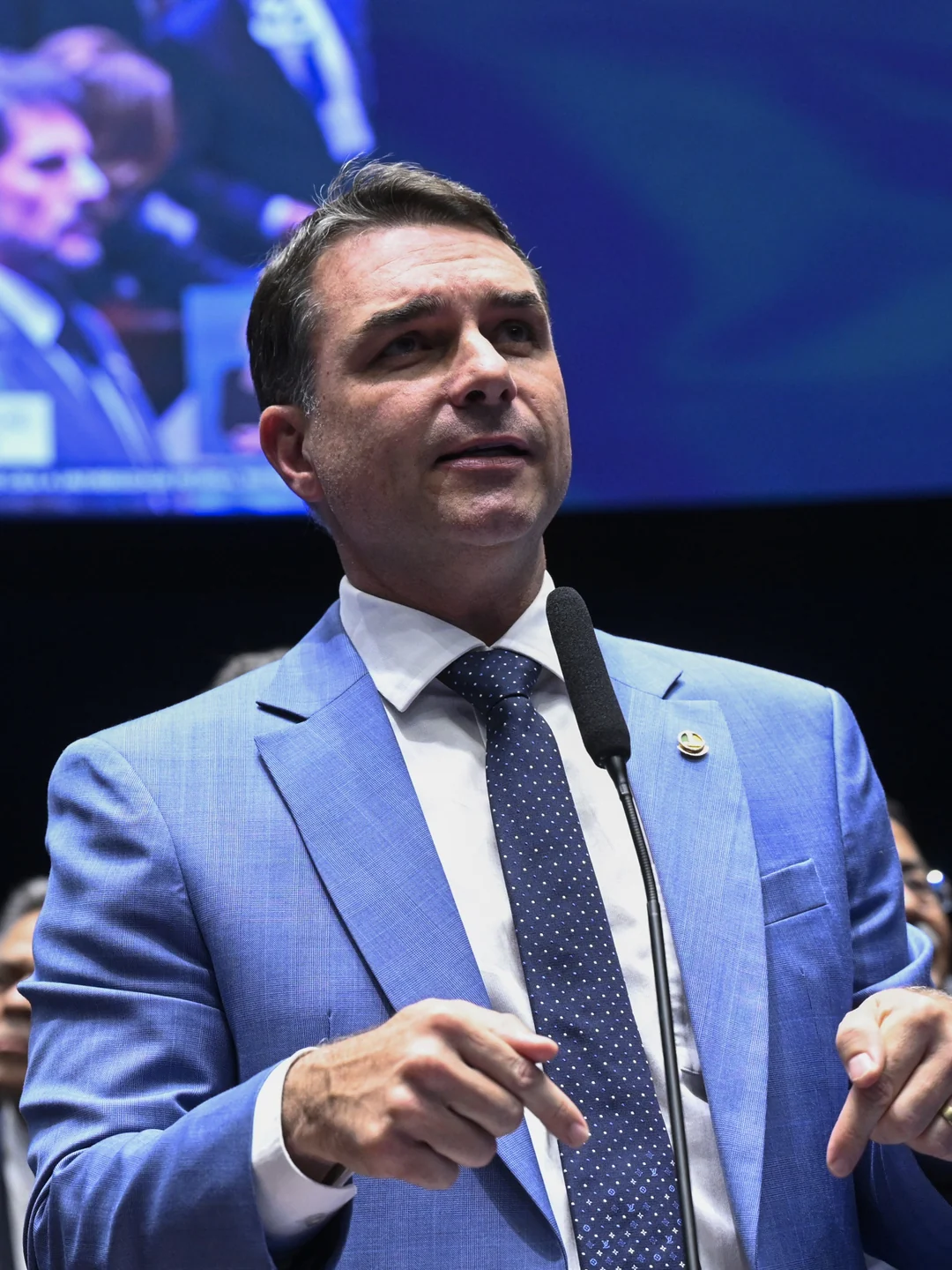 Bolsa sobe, dólar cai: e você?