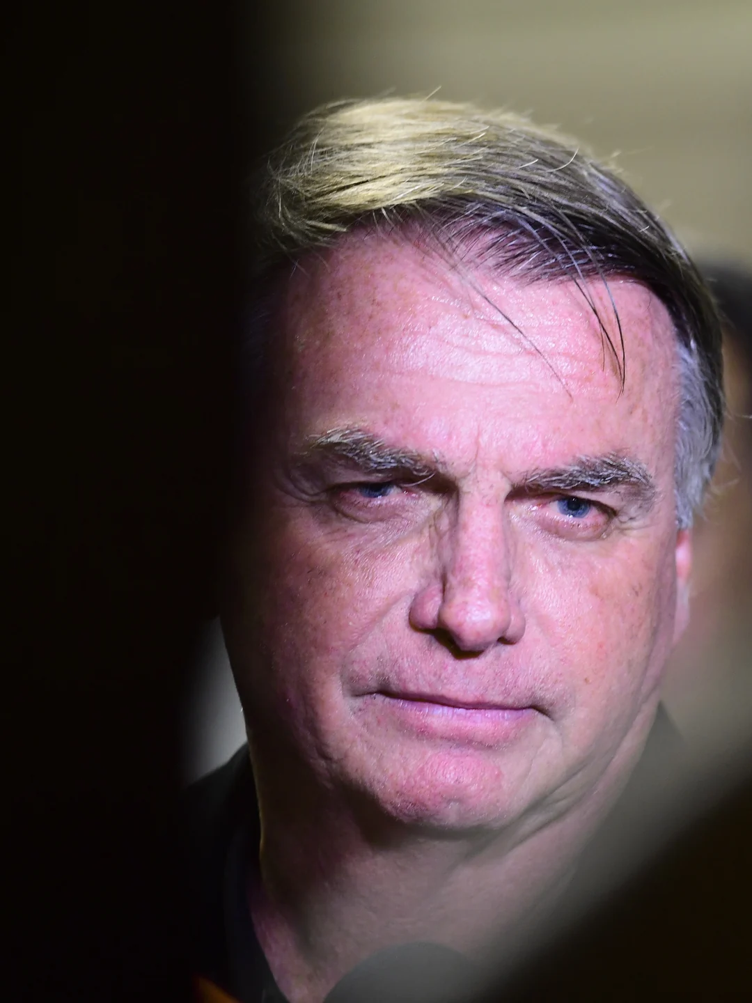 Bolsonaro não vota. Vorcaro, preso, vota