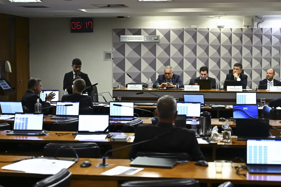 Sessão da CPMI do INSS, em 2026. Foto: Senado Federal, via Wikimedia Commons, CC BY-SA 4.0