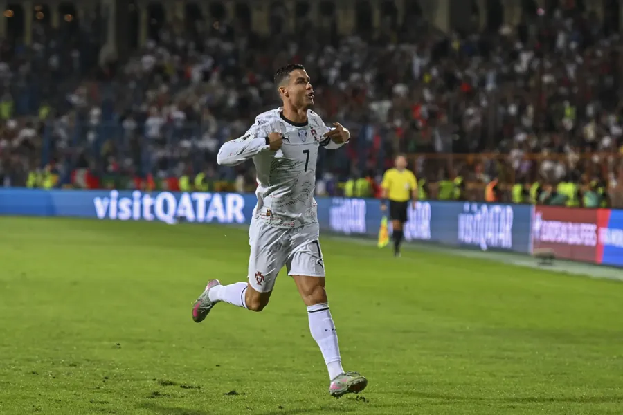 Cristiano Ronaldo comemora gol por Portugal em Erevan, em setembro de 2025. Foto: YantsImages, via Wikimedia Commons, CC BY-SA 4.0