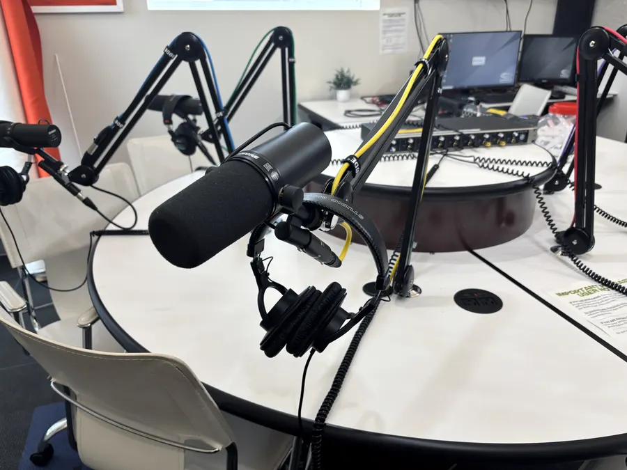 Estúdio de podcast. Imagem ilustrativa. Foto: Myotus, via Wikimedia Commons, CC BY 4.0