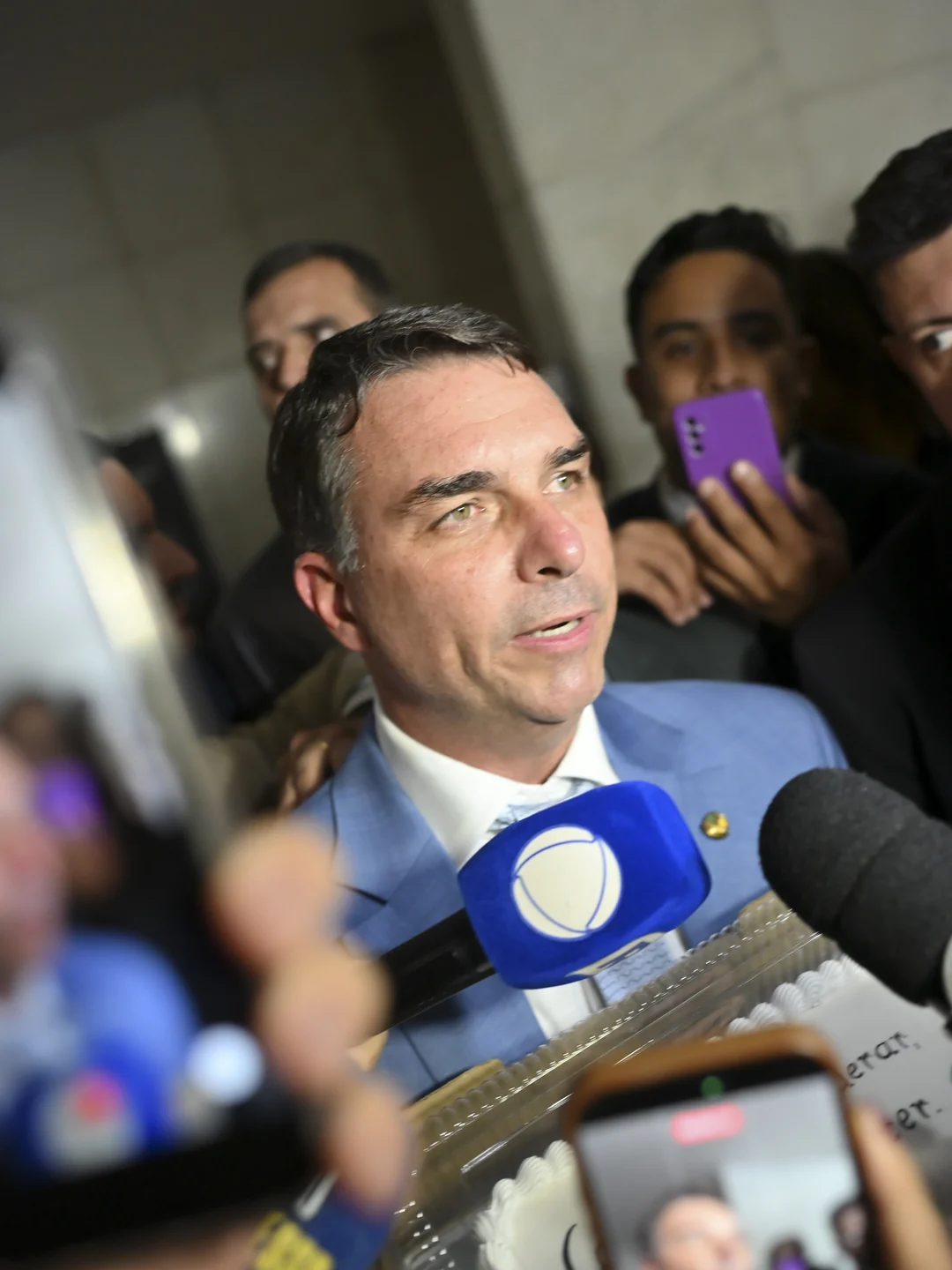 Flávio pede prisão de servidor da Secom