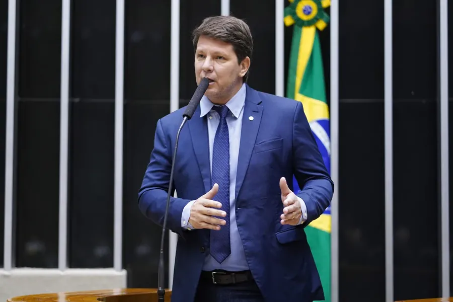 Mário Frias, o Rodrigo de Malhação 2000, na tribuna da Câmara dos Deputados. Foto: Câmara dos Deputados, CC BY 3.0