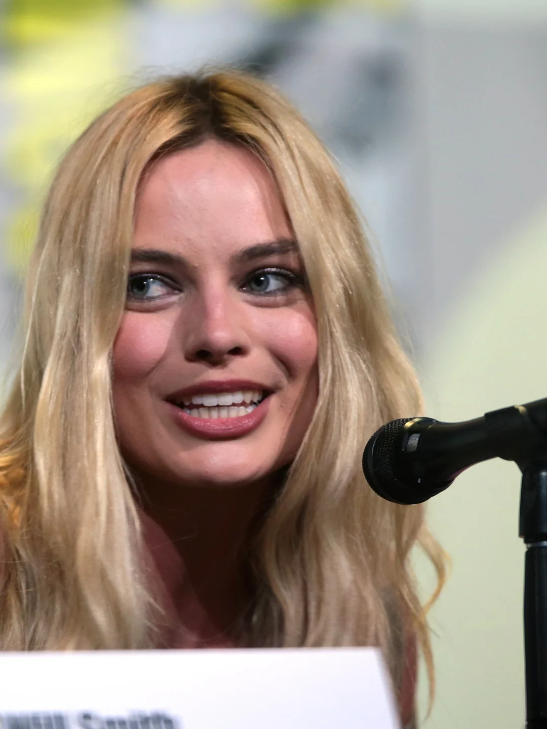 Margot Robbie virou Ackerley